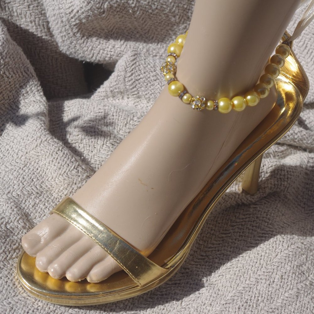 HELENSHEART HIGH HEEL SHOES ASST. SIZES  GOLD